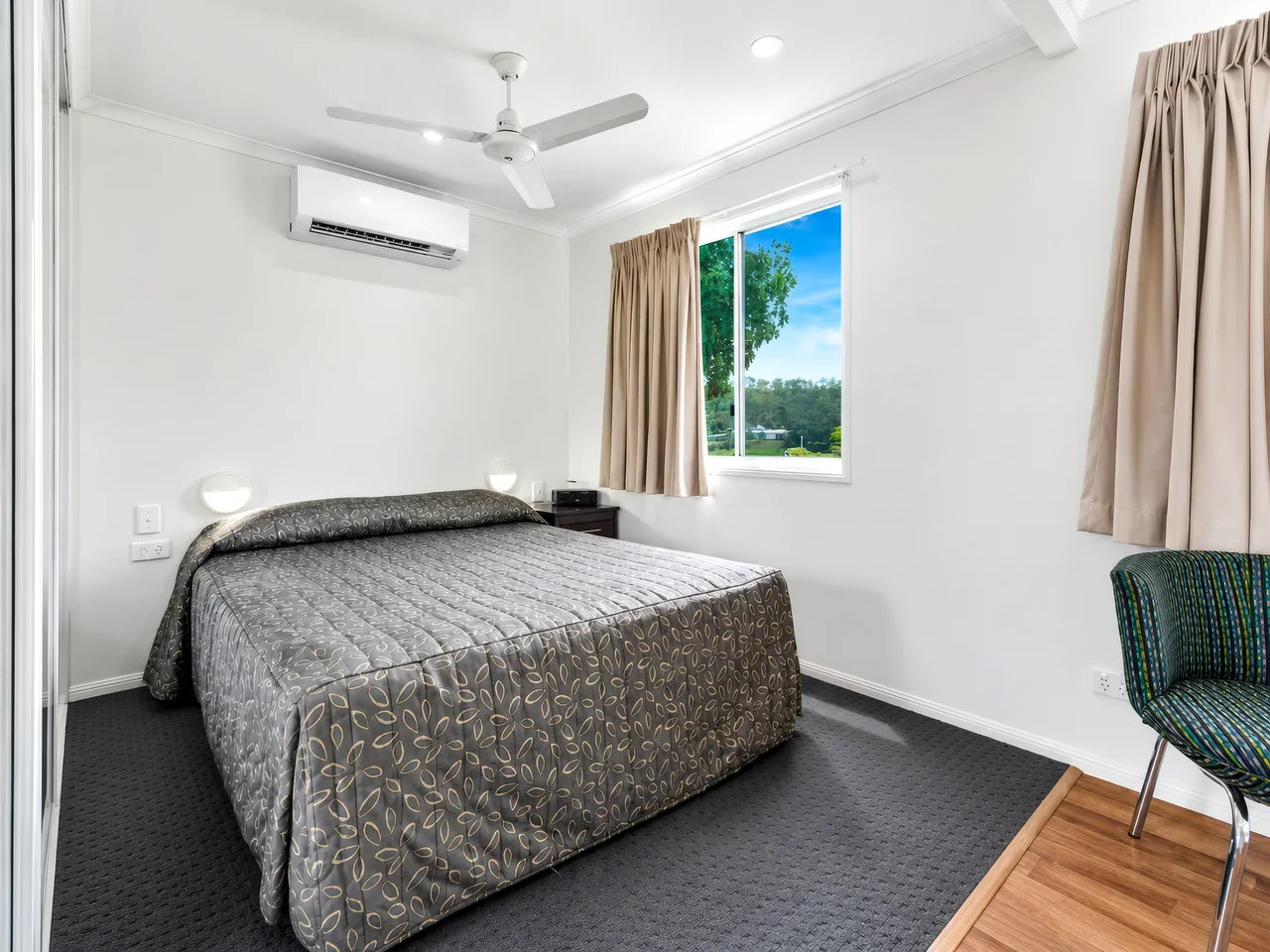 deluxe queen cabin