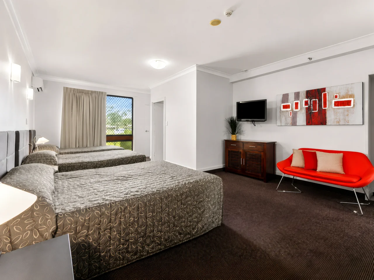 deluxe family room