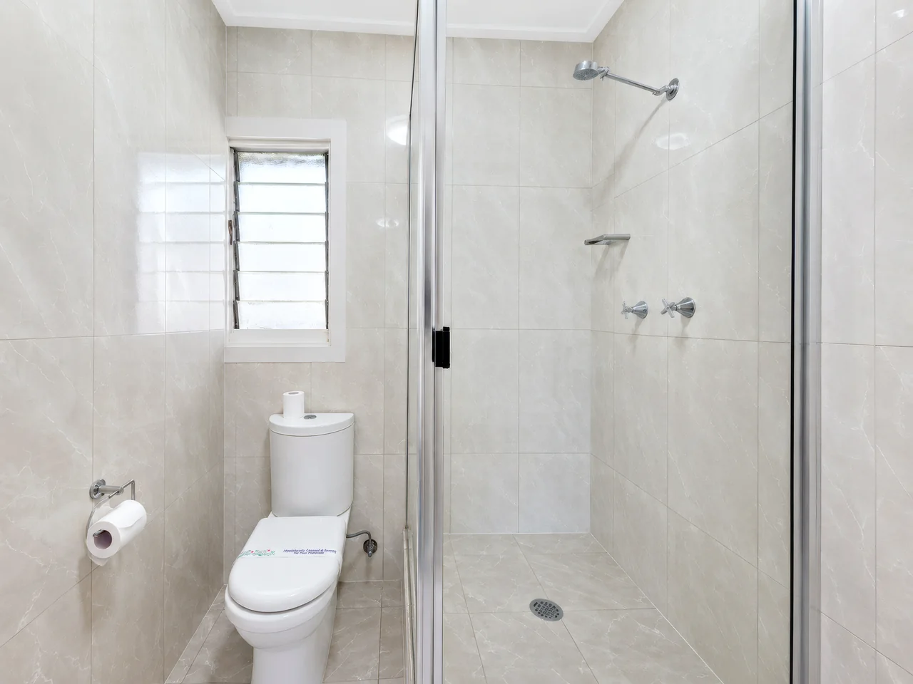 Deluxe Twin Room — view 5